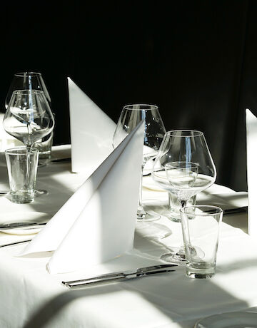 Parkhotel Quellenhof Aachen Restaurant gedeckter Tisch